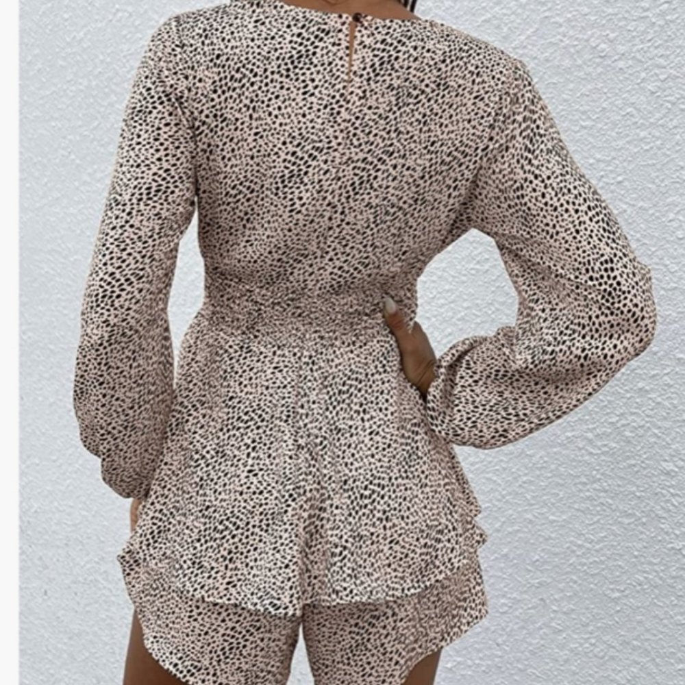 ⬇️💲NWT - Pretty Garden - Animal Print - Romper - Picture 4 of 8